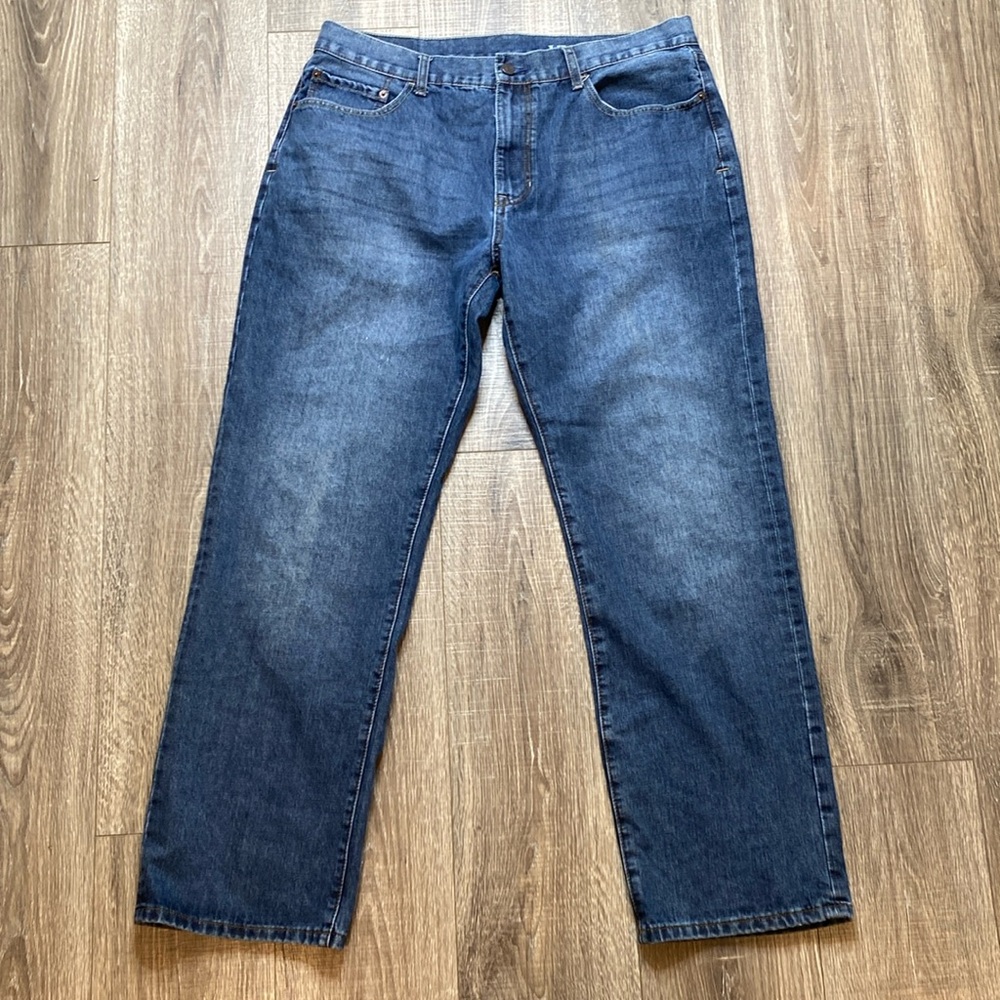 Izod relaxed fit jeans, sz 38 x 32